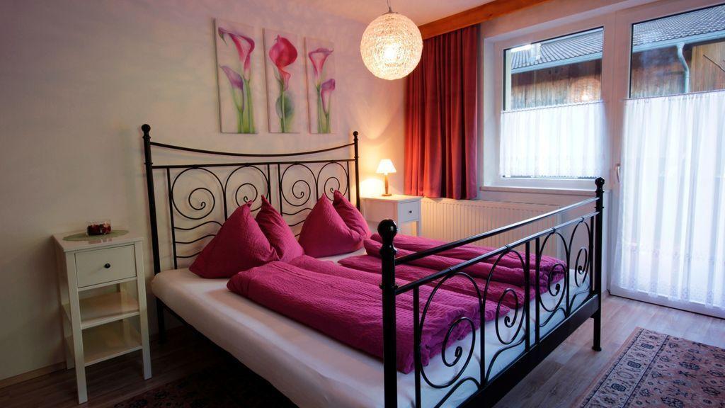 Haus Alpenglueck Apartment Kaunertal Ruang foto