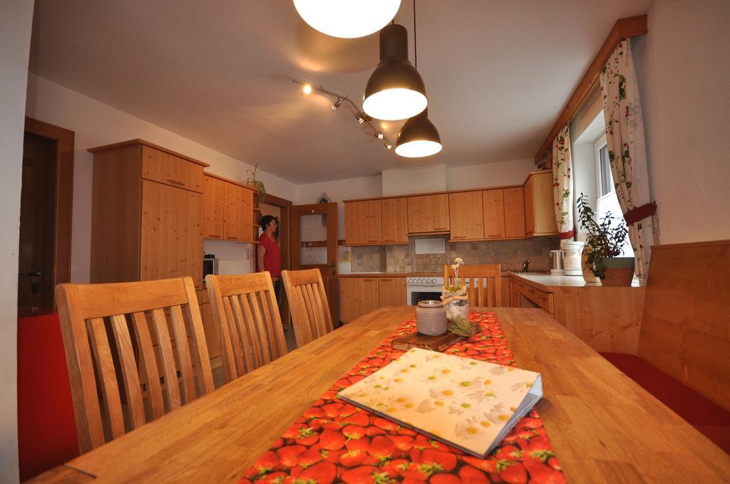 Haus Alpenglueck Apartment Kaunertal Bagian luar foto