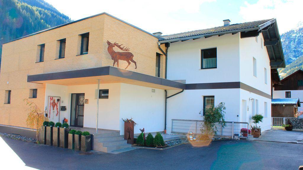 Haus Alpenglueck Apartment Kaunertal Bagian luar foto