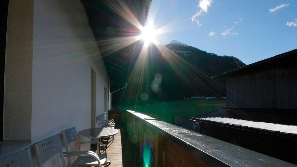 Haus Alpenglueck Apartment Kaunertal Bagian luar foto