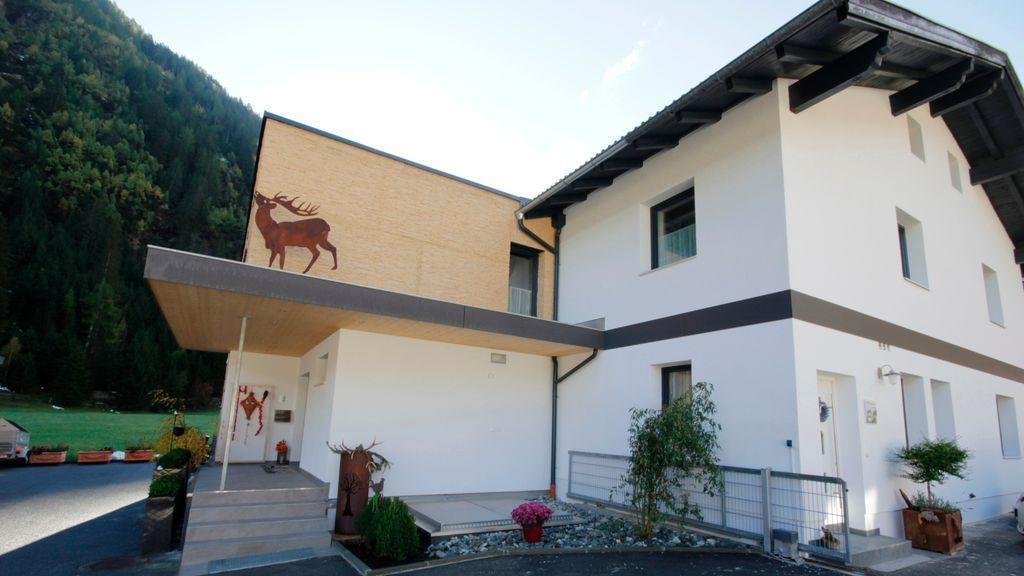 Haus Alpenglueck Apartment Kaunertal Bagian luar foto