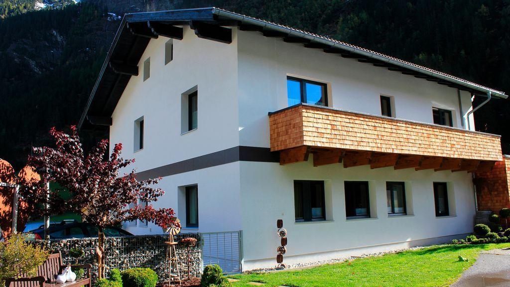 Haus Alpenglueck Apartment Kaunertal Bagian luar foto